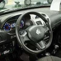 کوییک R سفید مشکی 403