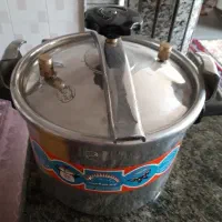 دیگ زودپز بزرگ