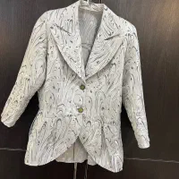 کت و دامن  و کیف دو عدد در حد نو