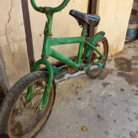 دوچرخه  سبز رنگ سایز ۱۶  فقط ترمز لازم داره
