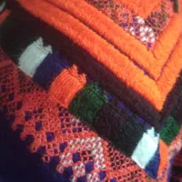 زی استین شیرازه میدوزم