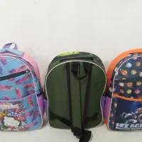 تعدادی کیف ازجمله کوله پشتی.ورزشی وارایشی|کیف، کفش، کمربند|فردیس, منظریه|دیوار