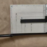 کاتر کاغذ a4 با نگهدارنده کاغذ