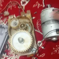 یک عدد موتور چرخ گوشت با گیربکس سالم ارزون