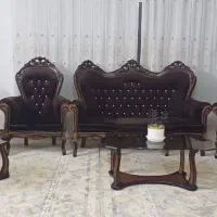 مبل ۹نفر سلطنتی بامیزجلو مبلی سالم ویه میز تلفن