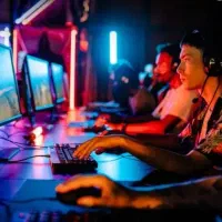 بازی و آیتم های دلاری استیم cs2 rainbow dota2