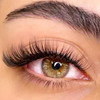 کاشت و اکستنشن مژه