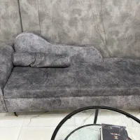 مبل تک ۴ نفره با عسلی ۲تیکه بزرگ با کیفیت در حد نو