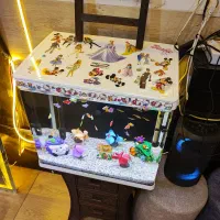 آکواریوم شرکتی کارتونی همراه ماهی