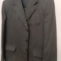 تعدادی کت شلوار نو