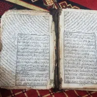 کتاب قرآن خطی|کلکسیون اشیاء عتیقه|بومهن, |دیوار