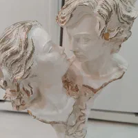 مجسمه بزرگ تزئینی کنار سالن ارتفاع ۶۰ سانت