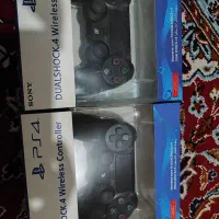 ۲ عدد دسته های کپی ps4  کاملا سالم هردو باهم