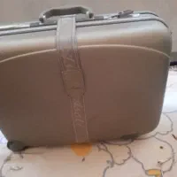 یک عددساک، مسافرتی سالم،رمزدارمیباشد،|کیف، کفش، کمربند|قم, انسجام|دیوار