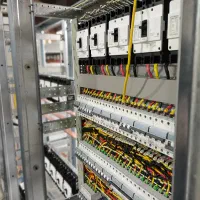 برق کار صنعتی و مسکونی،عیب یابی و تعمیرات|خدمات پیشه و مهارت|پرند, فاز ۳|دیوار