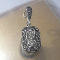 گردنی آویز|جواهرات|اسفراین, |دیوار