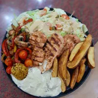 استخدام خانم در کافه رستوران