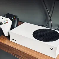 Xbox series s با ۲ دسته و پکیج باتری شارژی