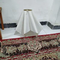 آباژور ایستاده خمیده