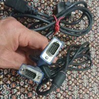 تعدادی آداپتور و شارژر