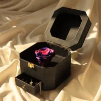 باکس گل رز مدل یاسمن مناسب هدیه روز مادر