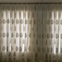 پرده پذیرایی عرض ۴/۷۰طول ۲/۵۰ جنس کتان