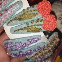 جاسوزنی و سنجاق سر گلدوزی شده