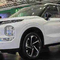 میتسوبیشی اوتلندر M لاین