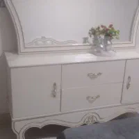 تخت خواب با دو پای تختی و دراور و اینه ۲۳۹۰۰