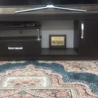 میز تلویزیون جنس عالی تخفیف عالی دارد