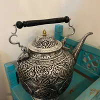 قوری دکوری قلمزنی|کلکسیون اشیاء عتیقه|اصفهان, خواجو|دیوار