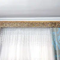 قاب پرده طلایی