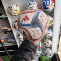 فروش انواع توپ‌های فوتبال والیبال به قیمت عمده