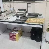 3 عدد میز اداری و ۱ عدد میز کنفرانس