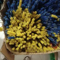 تعدادی فرچه جارو نپتون|لوازم نظافت|اراک, |دیوار