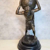 مجسمه برنزی اطلس
