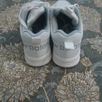 کتونی|کیف، کفش، کمربند|اشتهارد, |دیوار