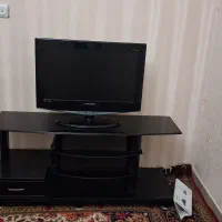 تلویزیون سامسونگ همراه با میز تلویزیون