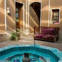 اقامتگاه بومگردی سنتی خشت و ماه اردکان