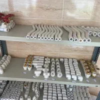 میز چوبی و میز فلزی قفسه فلزی|میز و صندلی غذاخوری|زاهدان, |دیوار