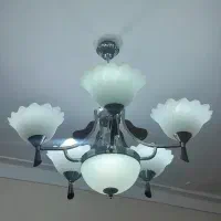 دو عدد لوستر و یک عدد دیوار کوب