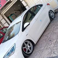 شیشه دودی خودرو(نصب در محل