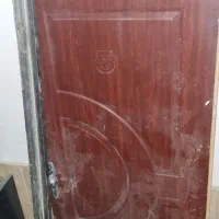 درب چوبی به همراه کم