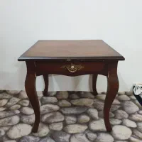 میرتلفن و میز