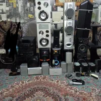 تعدادی بلندگو و ساب اکتیو خانگی