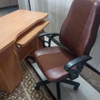 میز و صندلی تمیز و سالم ...