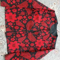 کت قرمز ومشکی