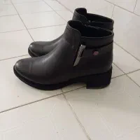 یک جفت نیم بوت سایز ۳۹