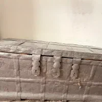 صندوقچه قدیمی فلزی قدیمی