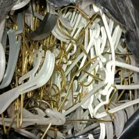 چوب لباسی فلزی طلای رگالی پلاستیکی